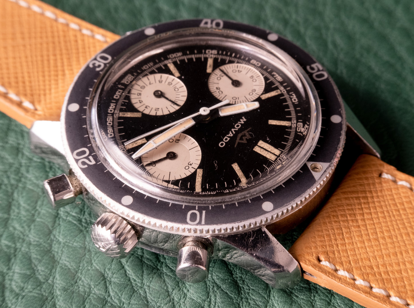 MOVADO Super Sub Sea Diver Reverse Panda Dial Chronograph 206-704-501 (c. 1960s)