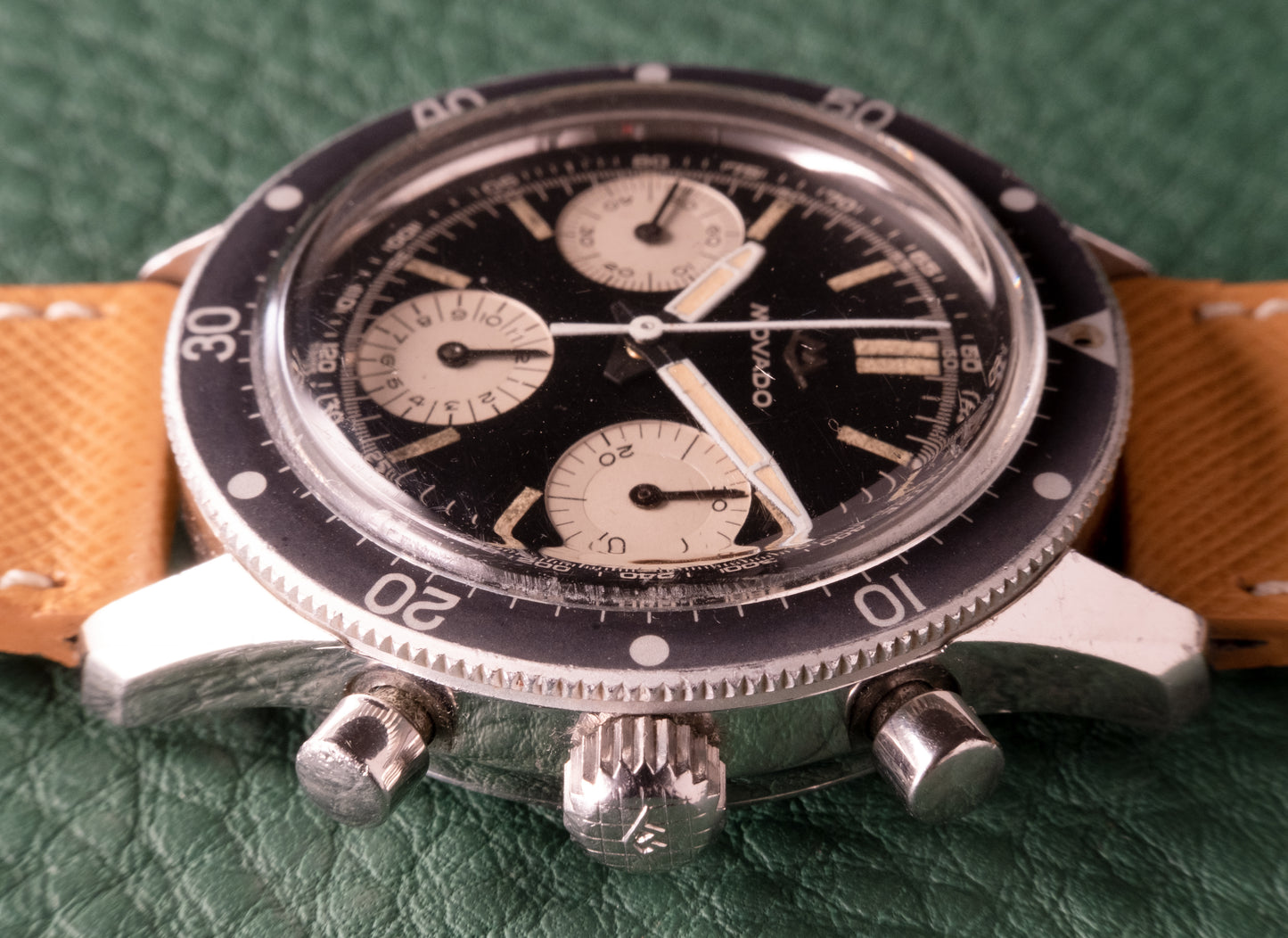 MOVADO Super Sub Sea Diver Reverse Panda Dial Chronograph 206-704-501 (c. 1960s)