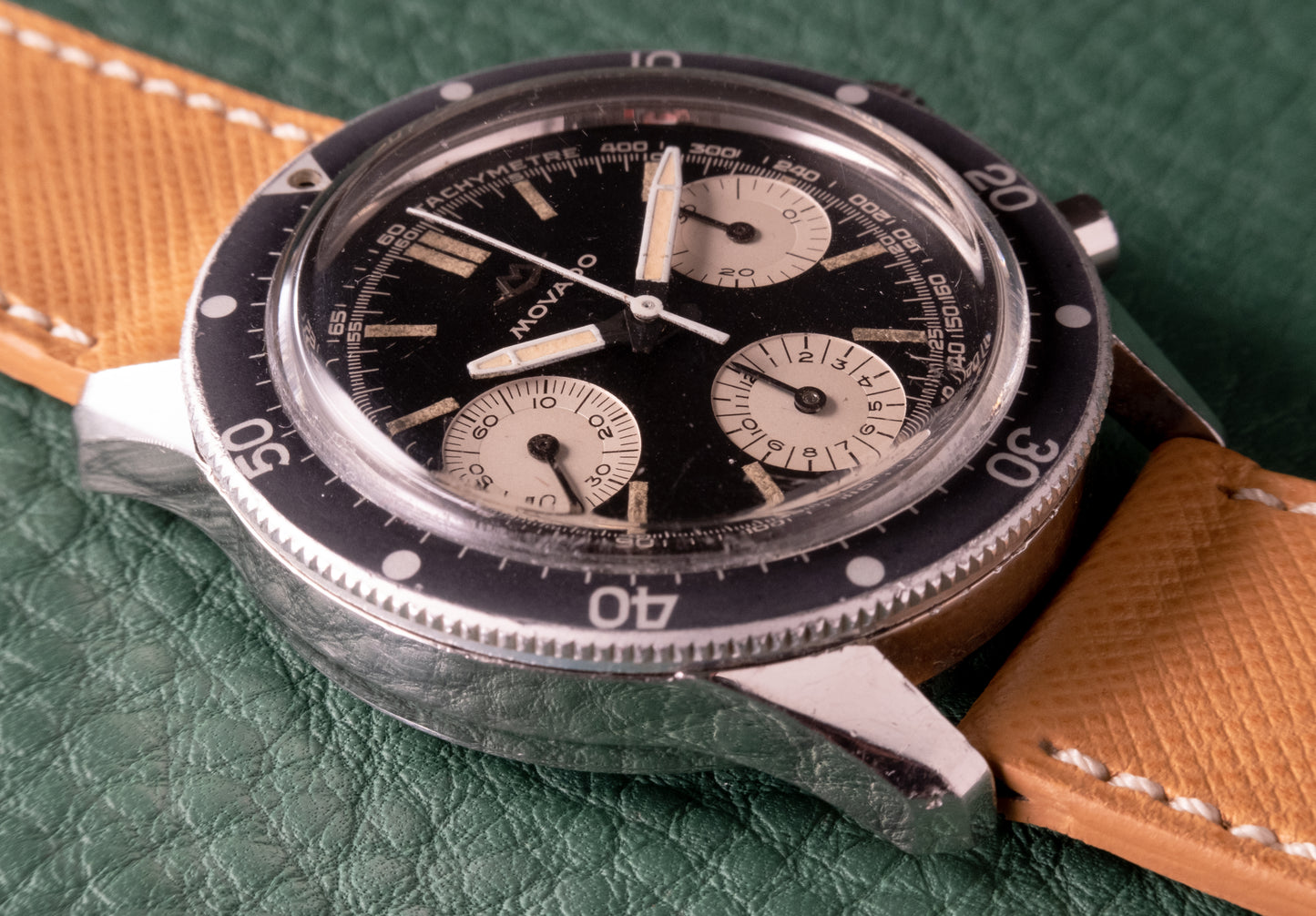 MOVADO Super Sub Sea Diver Reverse Panda Dial Chronograph 206-704-501 (c. 1960s)