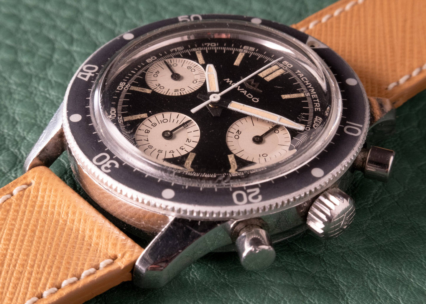 MOVADO Super Sub Sea Diver Reverse Panda Dial Chronograph 206-704-501 (c. 1960s)