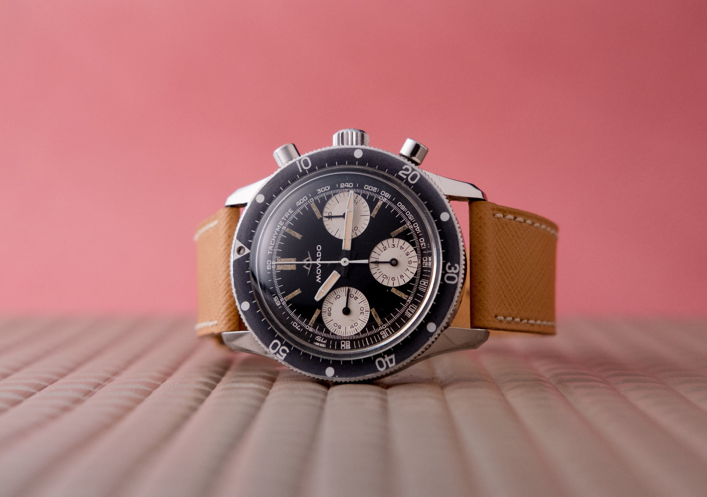 MOVADO Super Sub Sea Diver Reverse Panda Dial Chronograph 206-704-501 (c. 1960s)