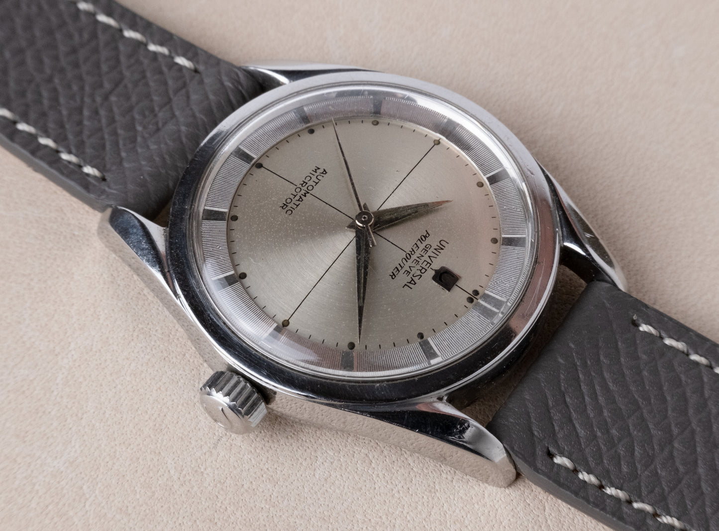 Universal Genève Polerouter Ref. 20357 Automatic Microrotor cal.215 (c. 1950s)