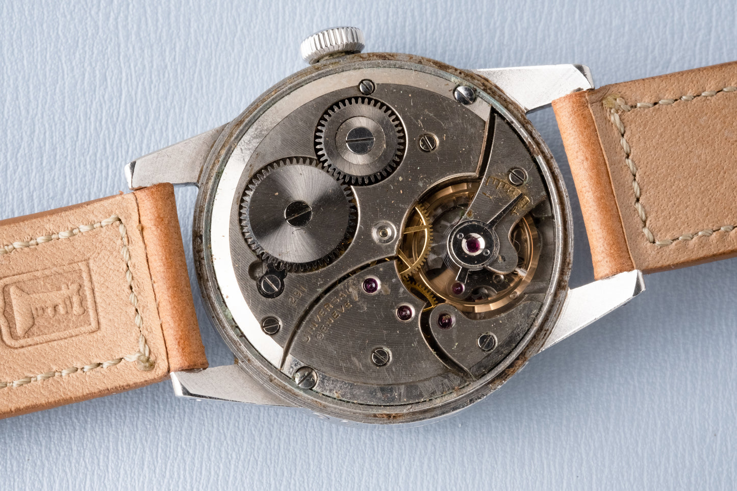 UNIVERSAL GENEVE Triple Calendar Moonphase Ref. 21308 Calibre 291 (1945)