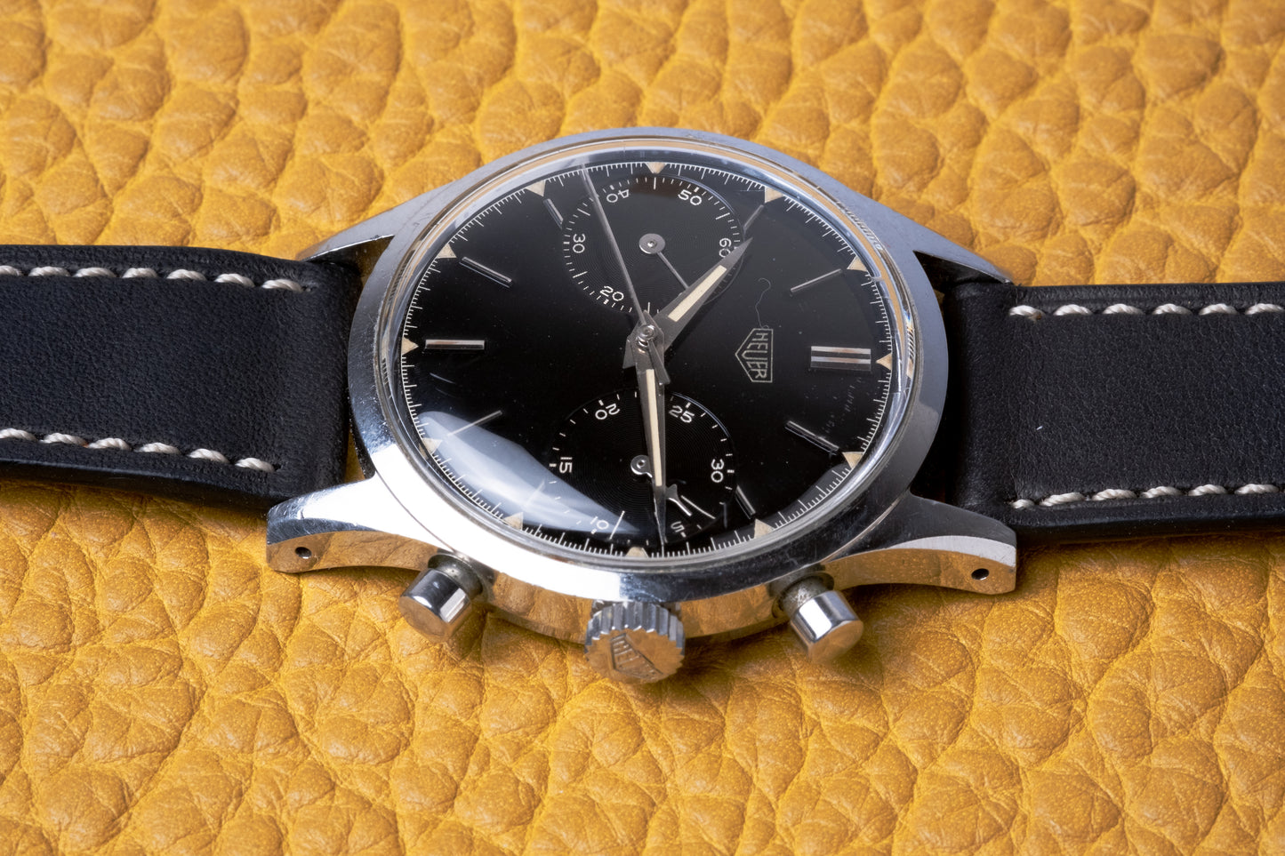 HEUER 3336N Big Eye Chronograph Gloss Black dial (c. 1955)