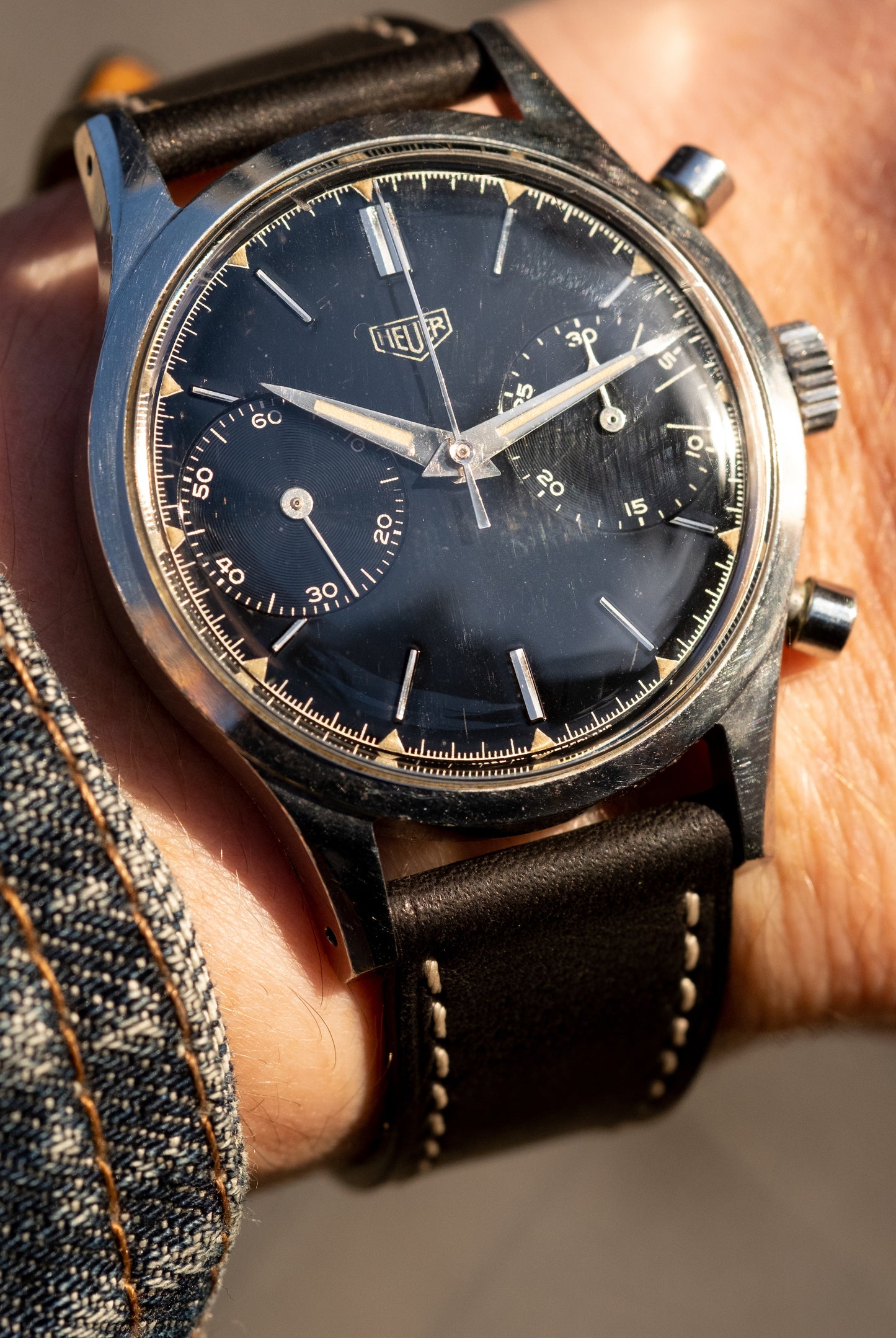 HEUER 3336N Big Eye Chronograph Gloss Black dial (c. 1955)
