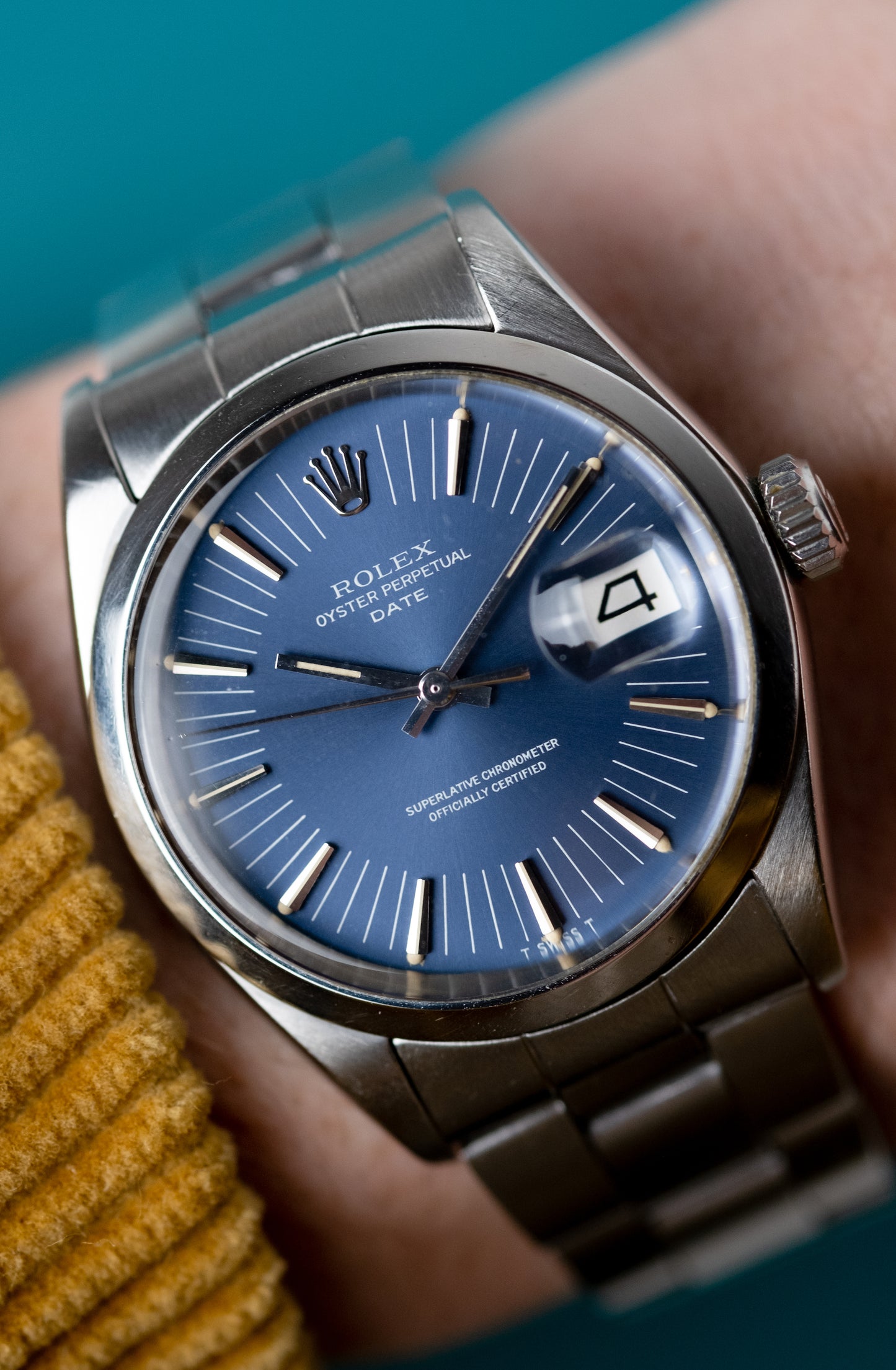 ROLEX Oyster Perpetual Date ref. 1500 RARE Long Index Blue Dial Box + Guarantee (1971)