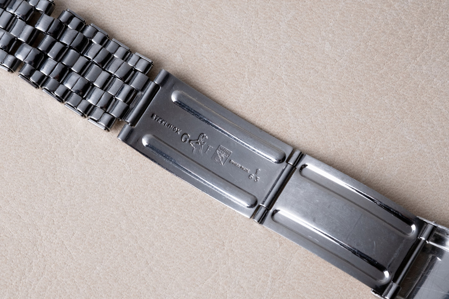 UNIVERSAL GENEVE Polerouter Sub Ref. 869109/01 (1960)