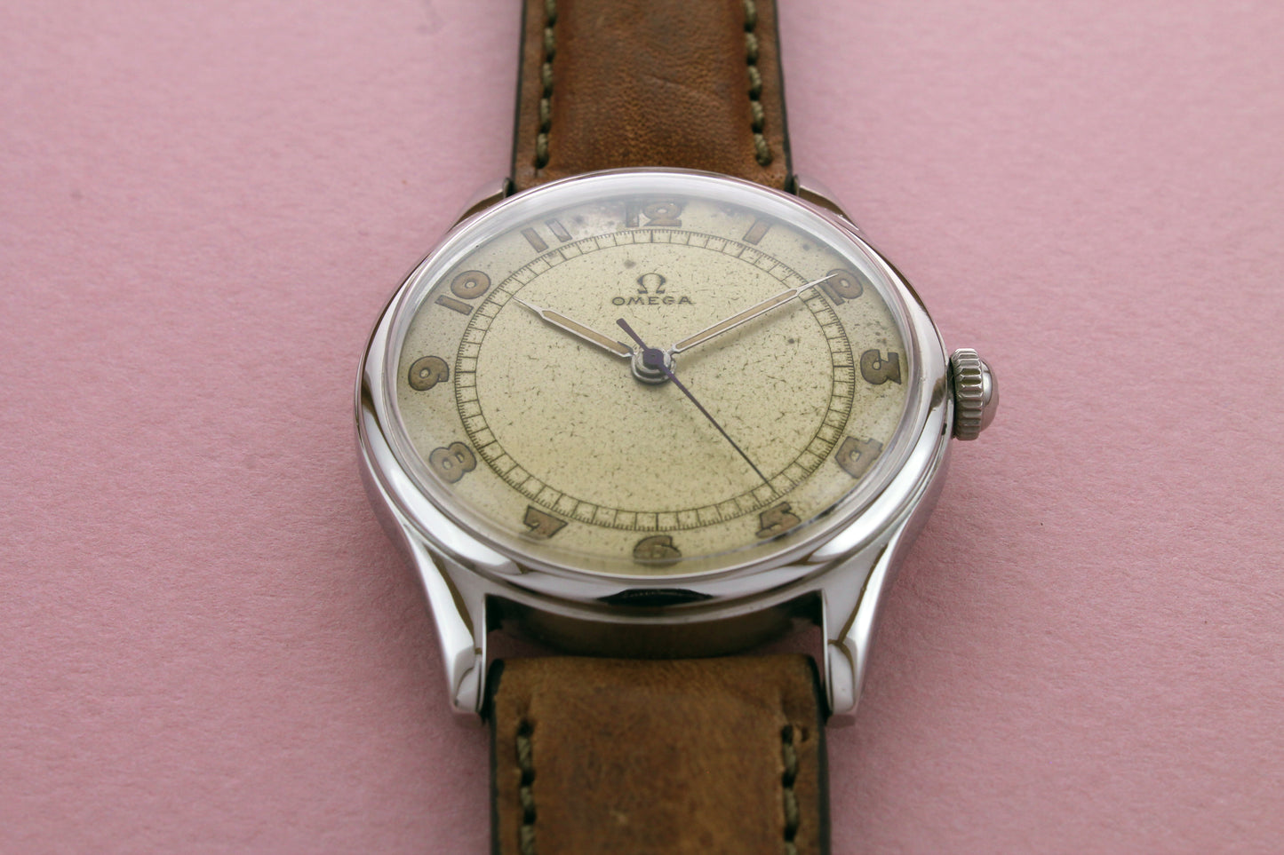 OMEGA Suveran Ref 2425 Calibre 30T2 (1945)