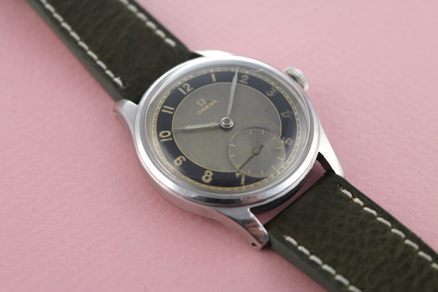 OMEGA Bullseye Two-Tone Sub-Second Calibre 30T2 (1946)