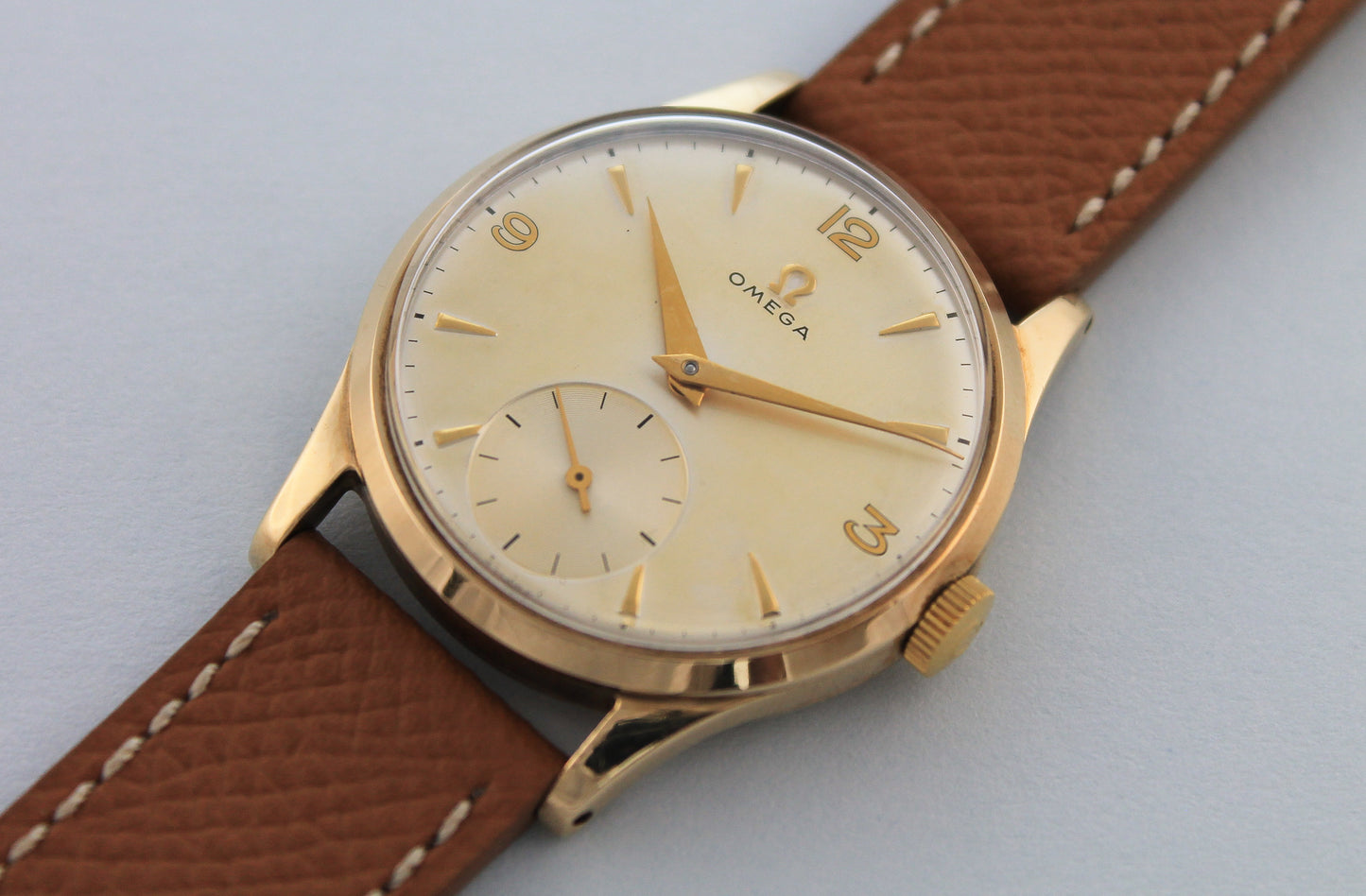 OMEGA 9 Carat Gold Calibre 265 Sub Second (1950)