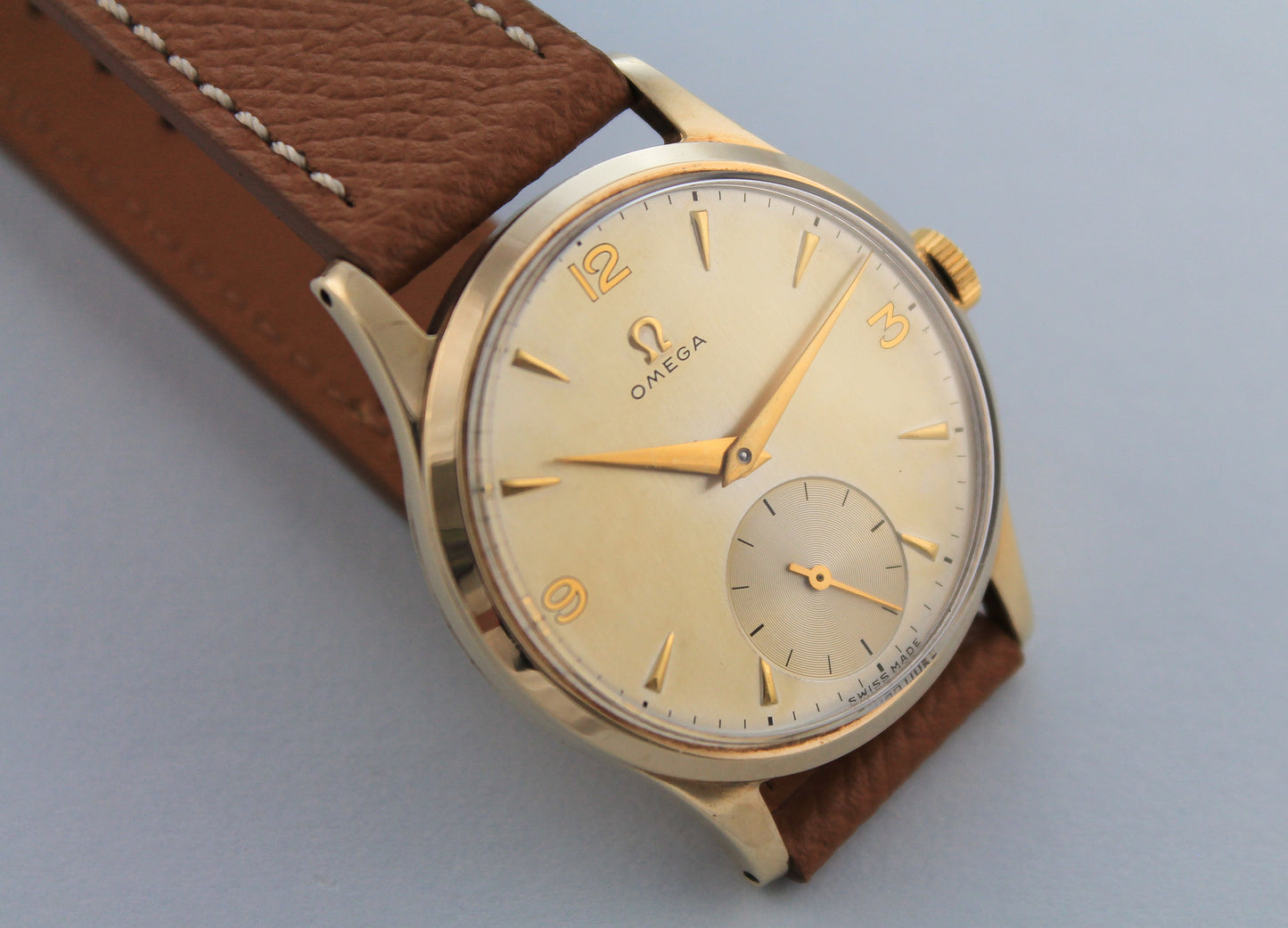 OMEGA 9 Carat Gold Calibre 265 Sub Second (1950)