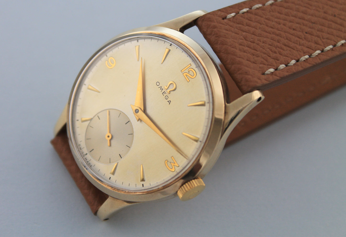 OMEGA 9 Carat Gold Calibre 265 Sub Second (1950)