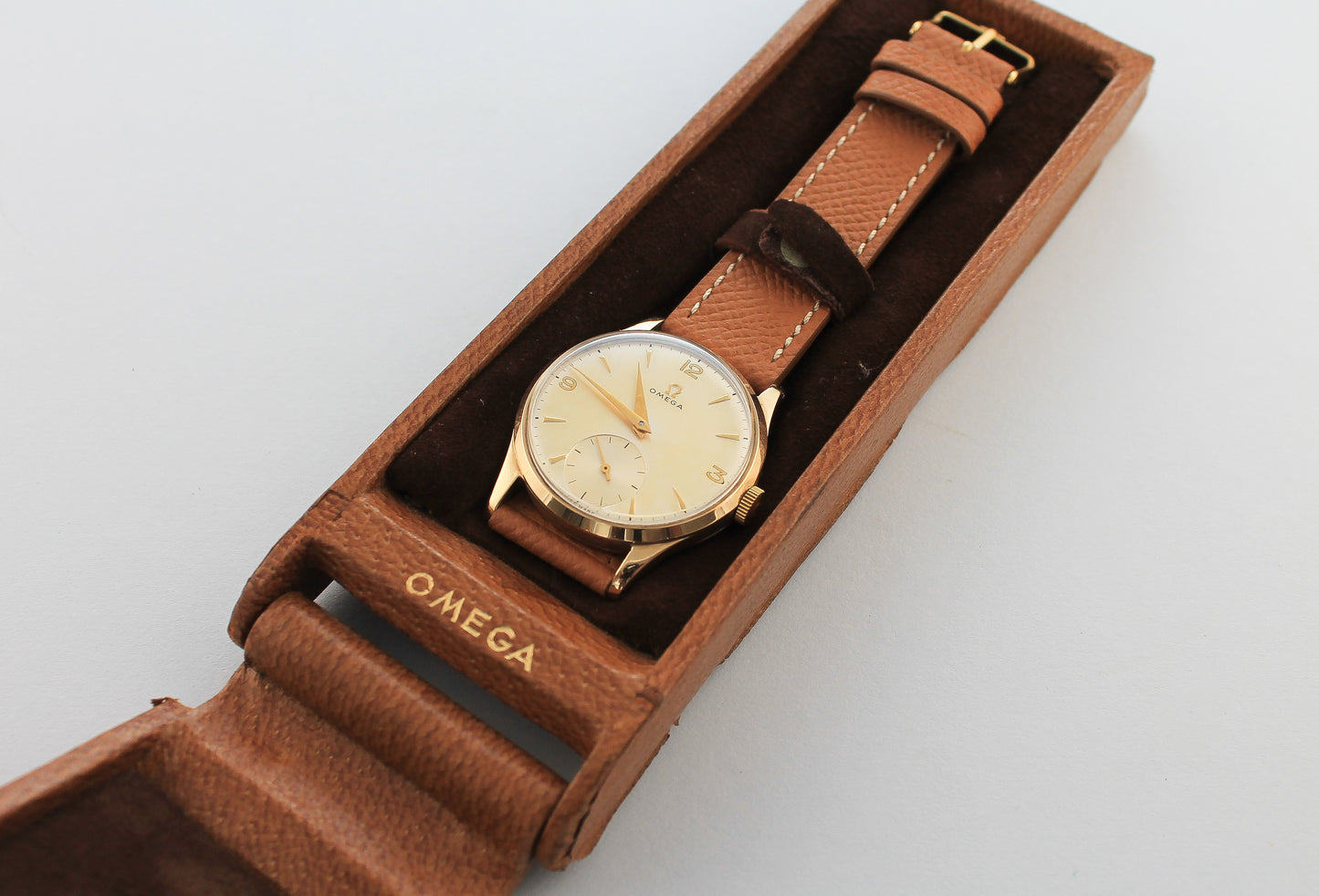OMEGA 9 Carat Gold Calibre 265 Sub Second (1950)