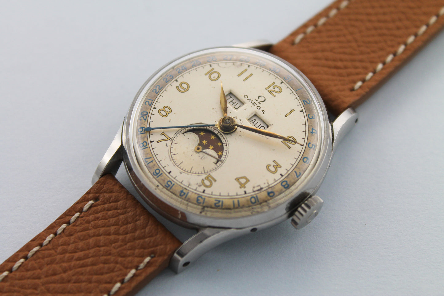 OMEGA Cosmic Triple Calendar Moonphase Ref 2471/1 (1946)