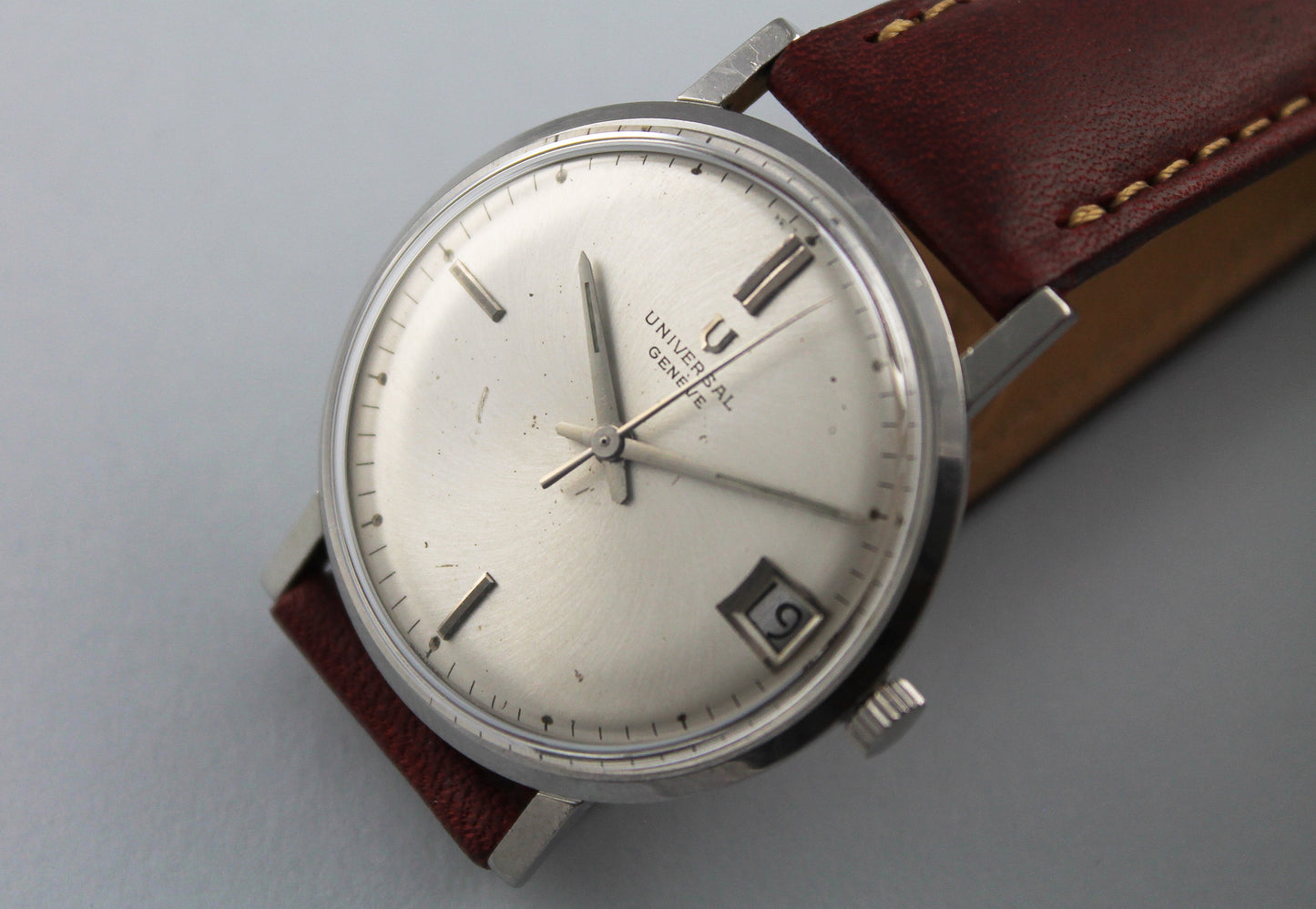 UNIVERSAL GENEVE Ref 1107 Calendar (c. 1960’s)