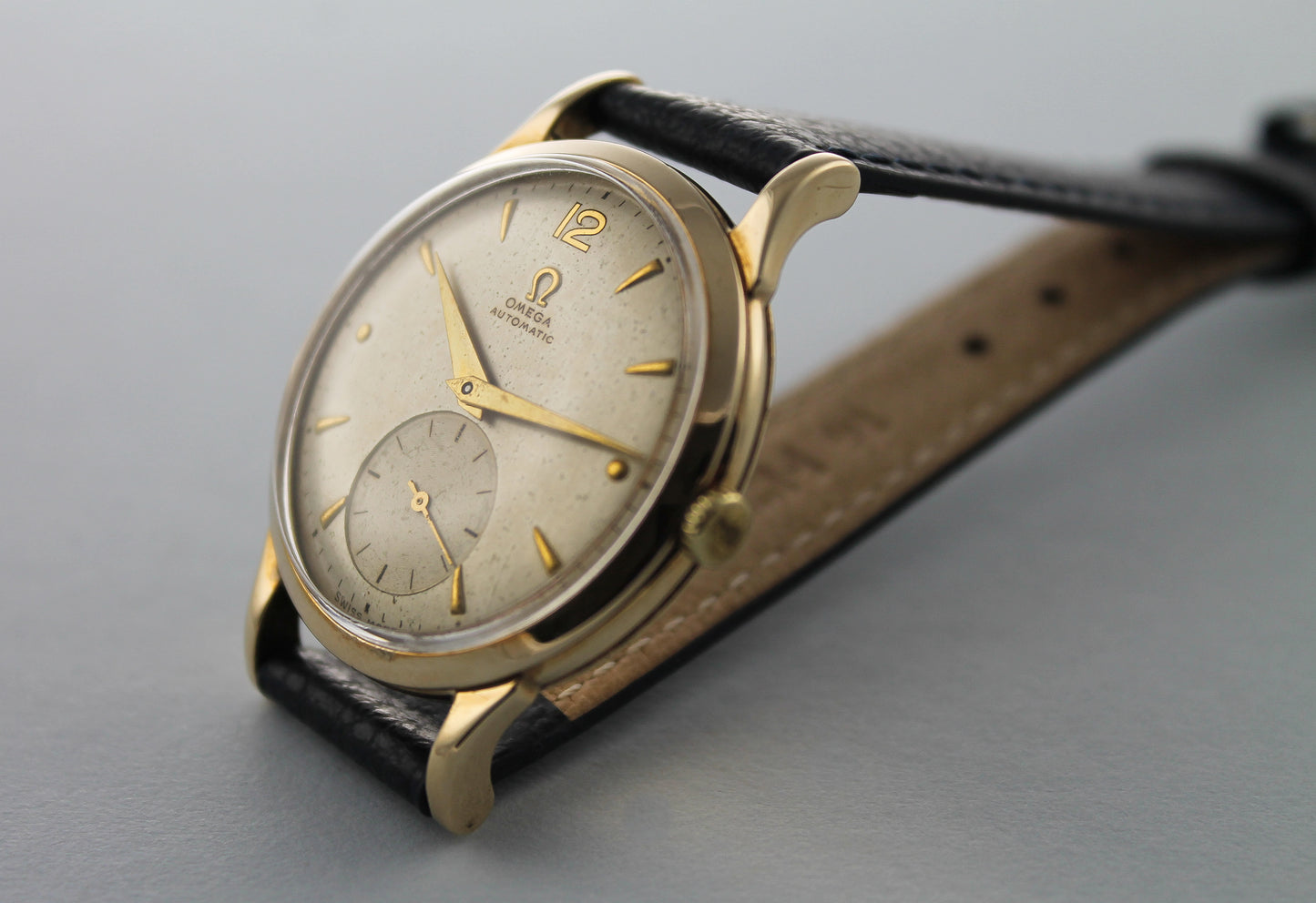 OMEGA 9k Gold Sub Second (1949)