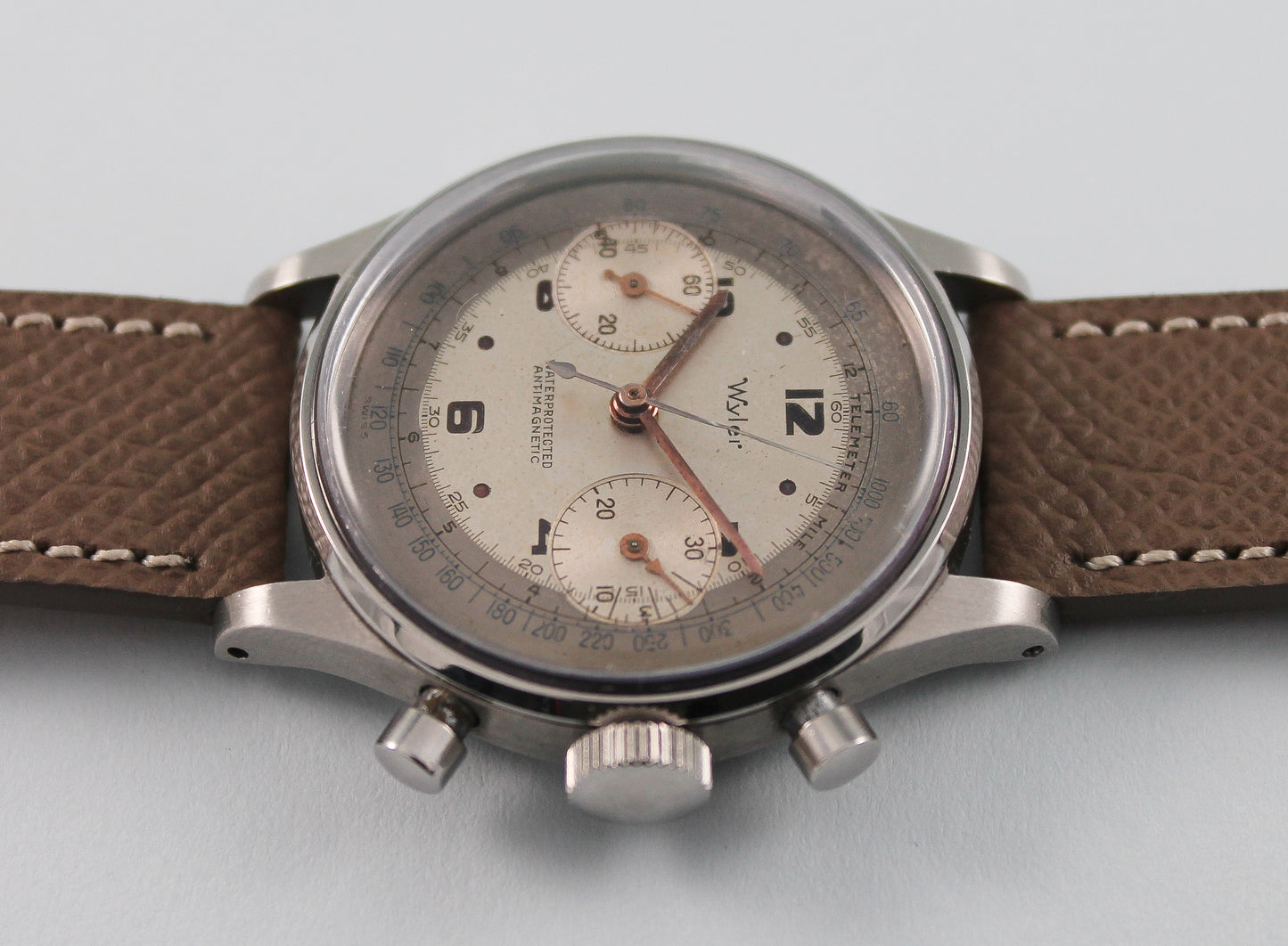 WYLER "Clamshell" Chronograph (c. 1948)
